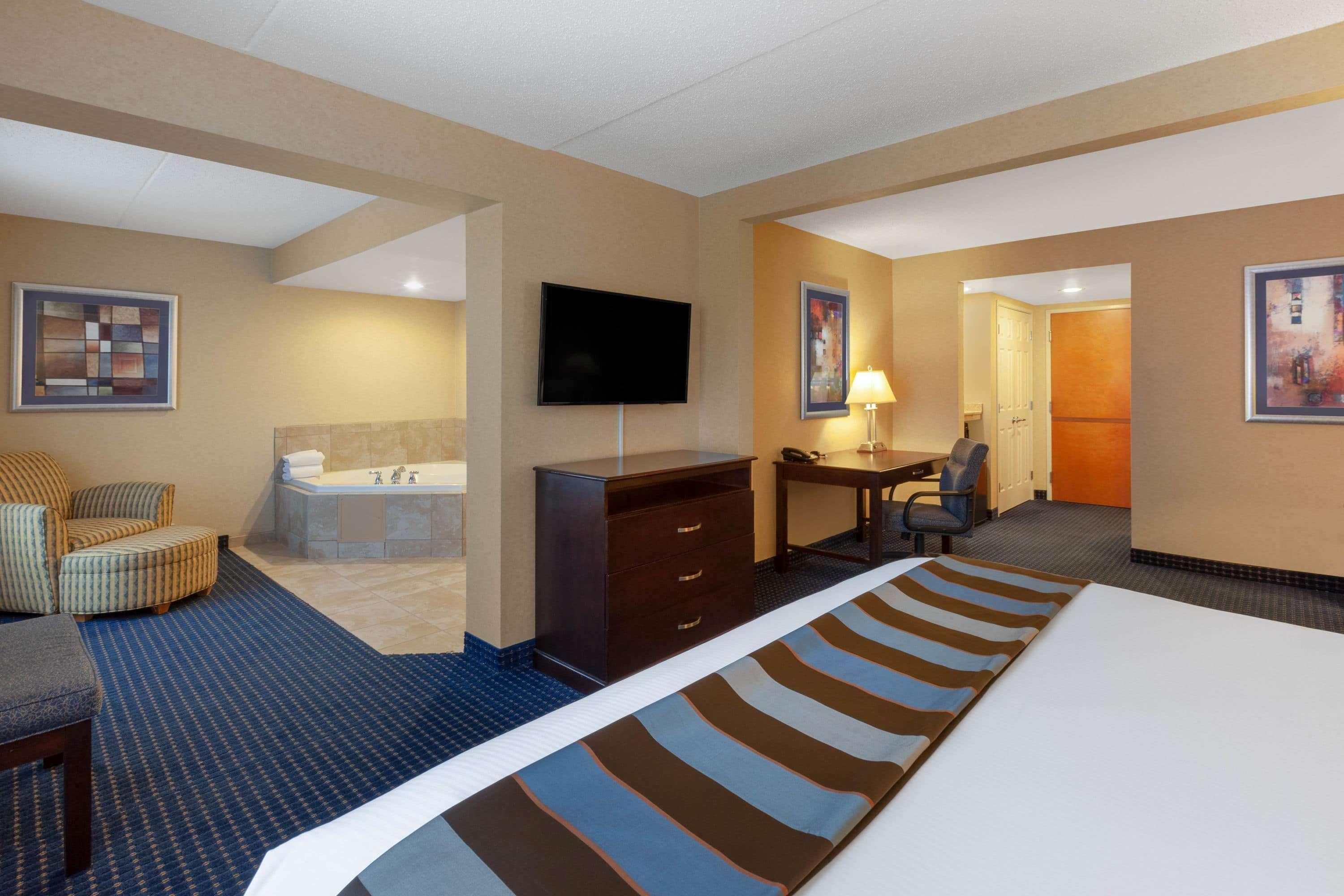 Wingate By Wyndham Erie Hotel